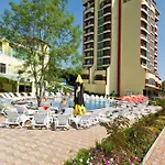 מלון Perla Sun 4*