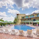 מלון Perla Sun 4*